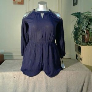 Reposh. Knox Rose cold shoulder romper